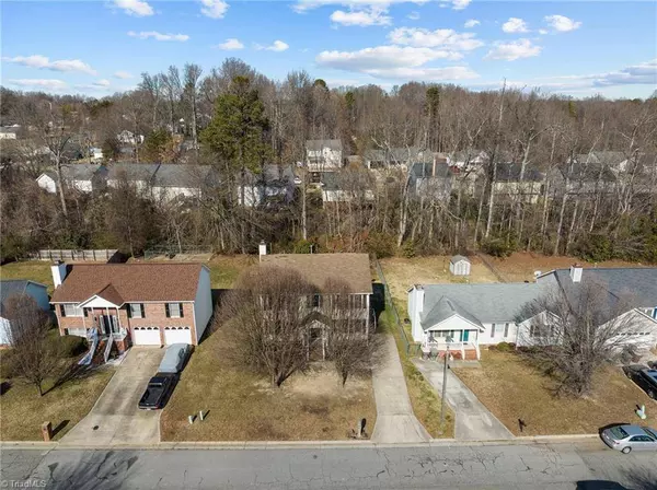 4003 Hope Valley LN, Greensboro, NC 27401