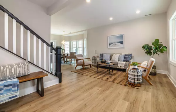 105 N Sacramento Ave, Ventnor, NJ 08406