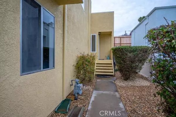 1911 Moss Beach CT, Grover Beach, CA 93433