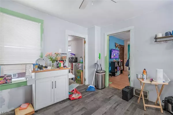 422 North AVE, Girard, OH 44420