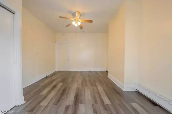 71 Arch St, Paterson City, NJ 07522