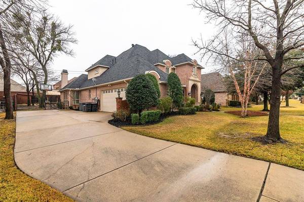 3208 Abbey Road, Mansfield, TX 76063