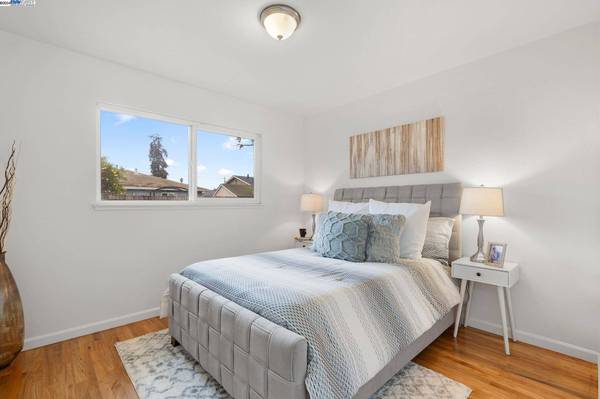 25938 Madeline Ln, Hayward, CA 94545