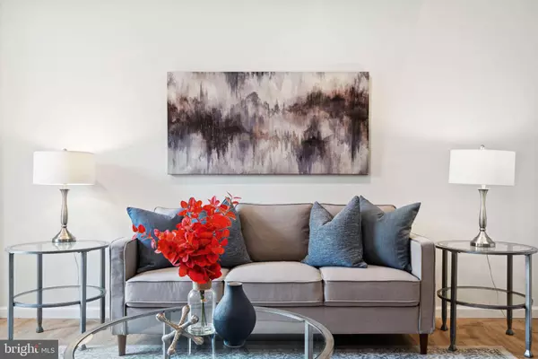 8405 SUFFOLK PL, Philadelphia, PA 19153