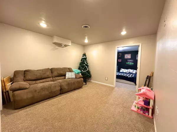 2643 GRASSY LN, Neenah, WI 54956