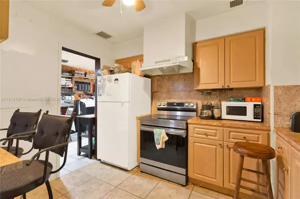 7648 N Tropicana St, Miramar, FL 33023