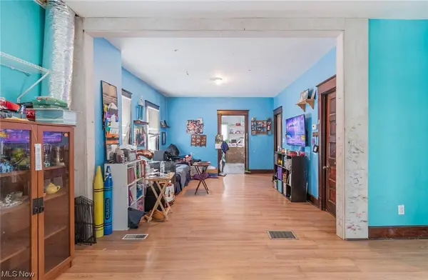 422 North AVE, Girard, OH 44420