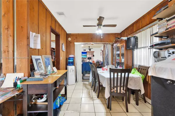 7648 N Tropicana St, Miramar, FL 33023