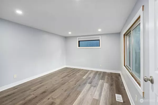 10816 5th AVE S, Seattle, WA 98168