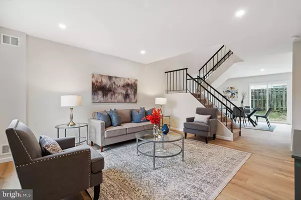 8405 SUFFOLK PL, Philadelphia, PA 19153