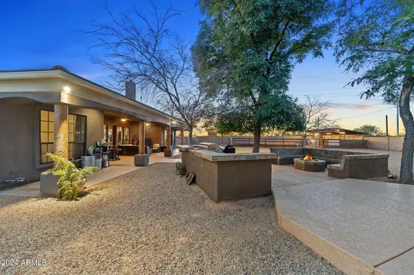 20240 W HUNTER Drive, Wittmann, AZ 85361