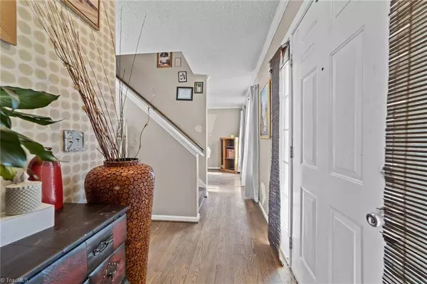 4003 Hope Valley LN, Greensboro, NC 27401