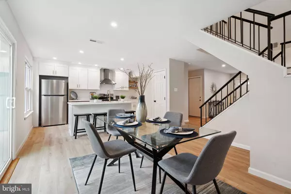 8405 SUFFOLK PL, Philadelphia, PA 19153