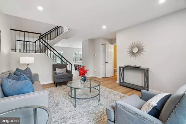 8405 SUFFOLK PL, Philadelphia, PA 19153