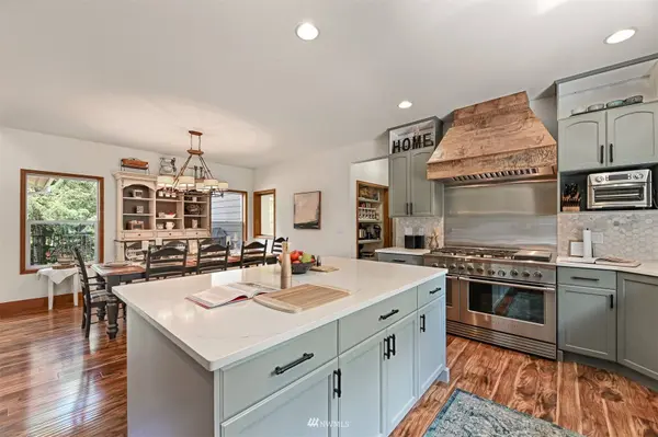 26506 SE 230th ST, Maple Valley, WA 98038