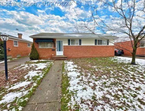 17755 Summer Lane S, Fraser, MI 48026