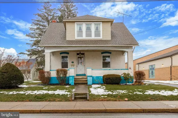 33 W BROAD ST, Hatfield, PA 19440