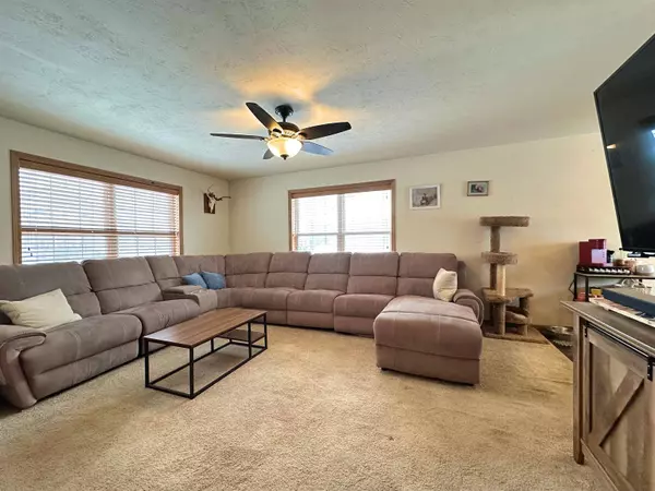 2643 GRASSY LN, Neenah, WI 54956