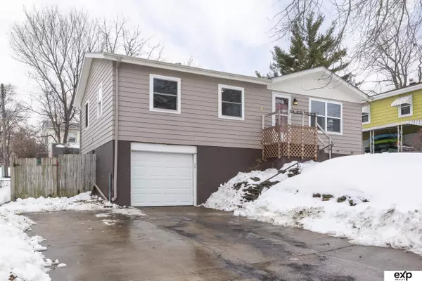 1203 W 14th Avenue, Bellevue, NE 68005