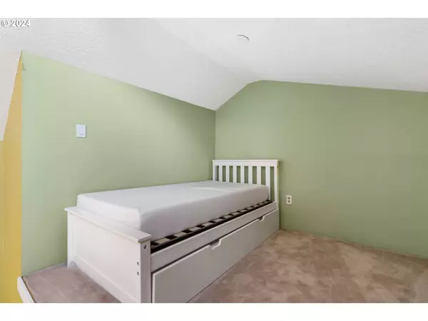 10946 SW 65TH AVE, Portland, OR 97219