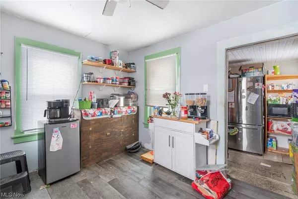 422 North AVE, Girard, OH 44420