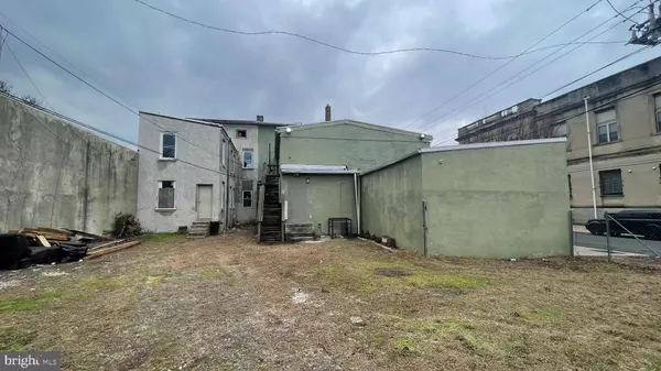 606 S BROADWAY, Camden, NJ 08103