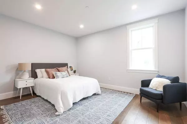 32 Pearl St. #2, Boston, MA 02125