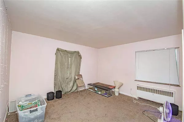 5039 Far Hills Avenue, Dayton, OH 45429