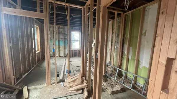 606 S BROADWAY, Camden, NJ 08103