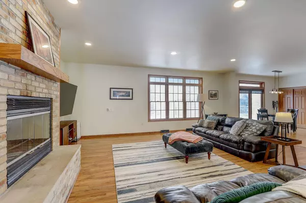 1212 Wenzel Way, Waunakee, WI 53597