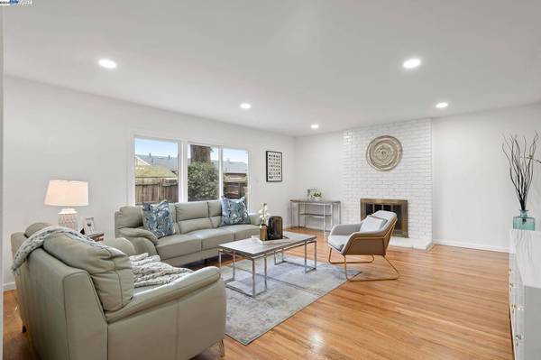 25938 Madeline Ln, Hayward, CA 94545