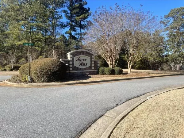 117 Rivers Edge DR, Forsyth, GA 31029