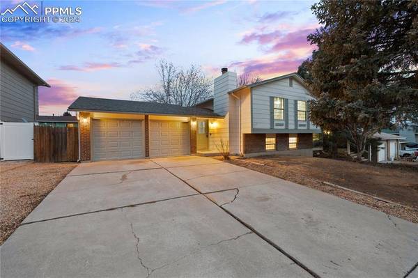 7345 Windy Peak DR, Colorado Springs, CO 80911