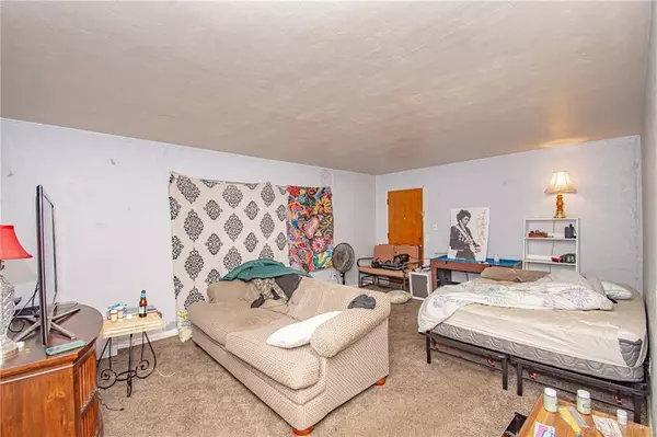 5039 Far Hills Avenue, Dayton, OH 45429