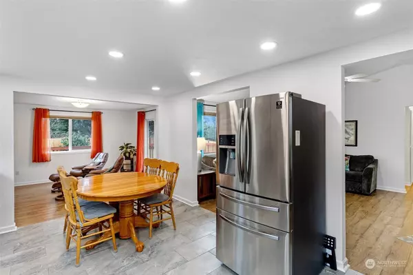 608 Peak LN, Granite Falls, WA 98252