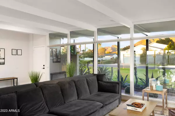 5419 E CALLE REDONDA --, Phoenix, AZ 85018