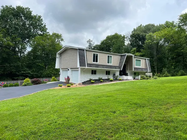 6626 Hideaway Rd, Ooltewah, TN 37363