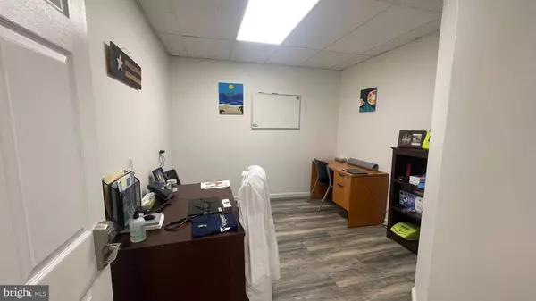 602-604 S BROADWAY, Camden, NJ 08103