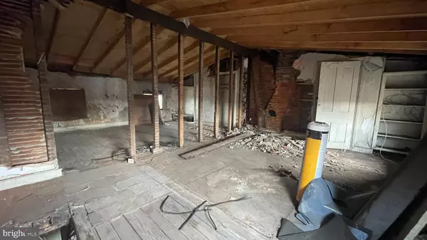 606 S BROADWAY, Camden, NJ 08103