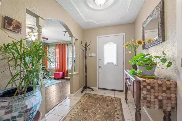 5521 Wood View Street, North Richland Hills, TX 76180