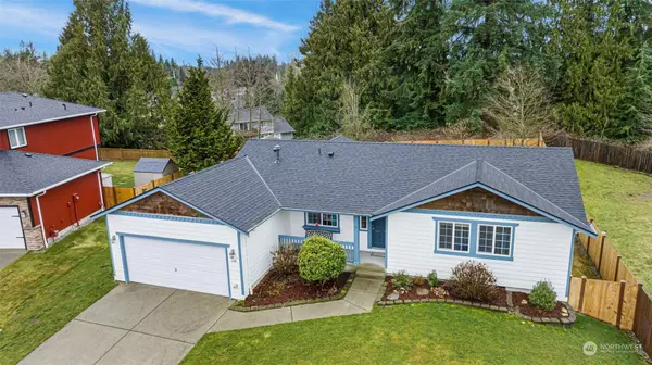 608 Peak LN, Granite Falls, WA 98252