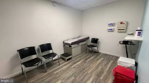 602-604 S BROADWAY, Camden, NJ 08103