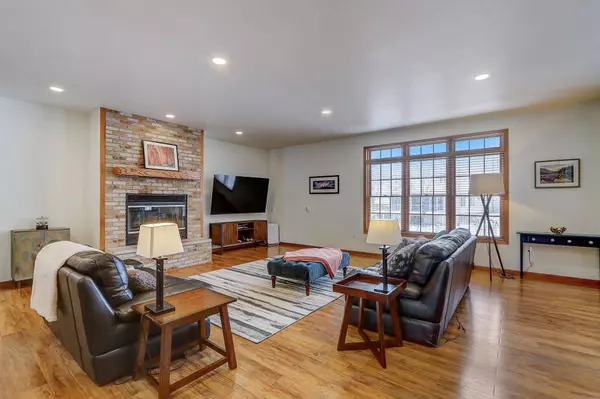 1212 Wenzel Way, Waunakee, WI 53597