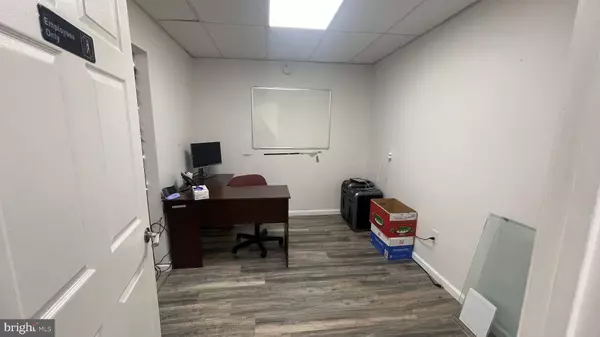 602-604 S BROADWAY, Camden, NJ 08103