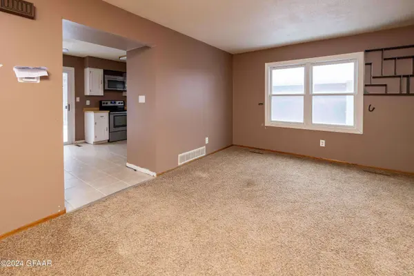 2311 S 20TH Street, Grand Forks, ND 58201