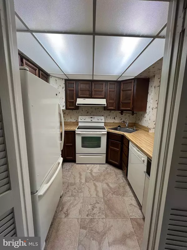 324 KINGS CROFT, Cherry Hill, NJ 08034