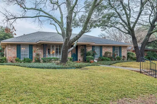 4328 Balboa Drive, Fort Worth, TX 76133