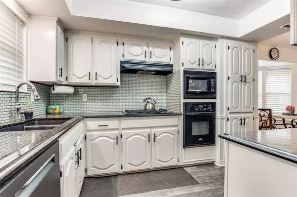 525 Kingsbridge Drive, Garland, TX 75040