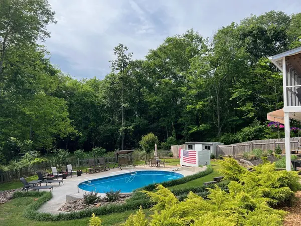 6626 Hideaway Rd, Ooltewah, TN 37363