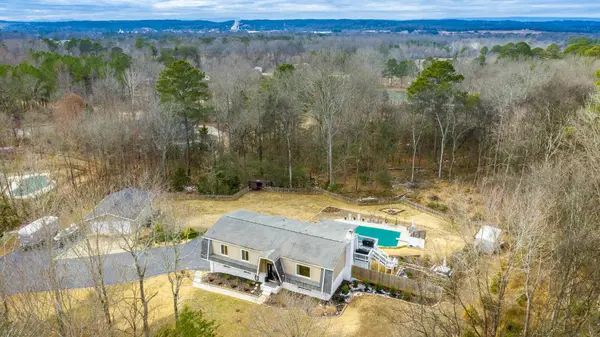 6626 Hideaway Rd, Ooltewah, TN 37363